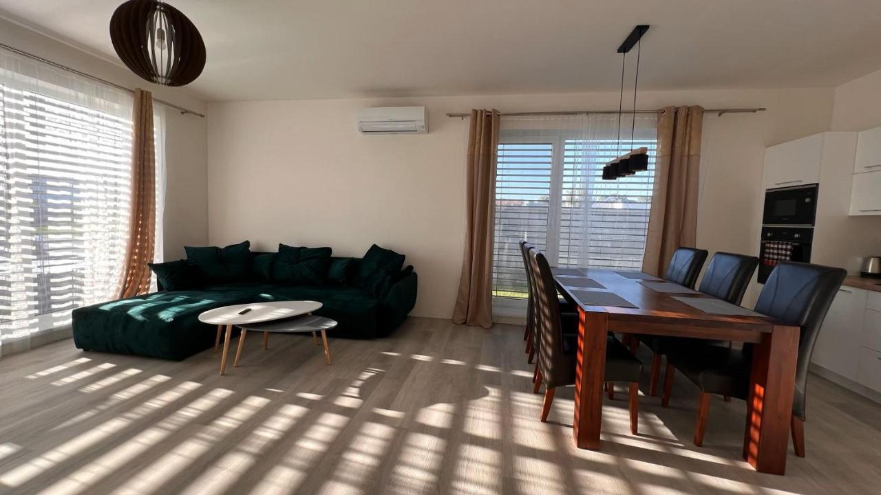 Janosikova Klimatizovany Apartmanovy Dom S Virivkou, 9B 빌라 외부 사진